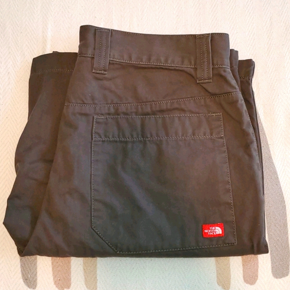 The North Face Mens 32 Long Hiking shorts